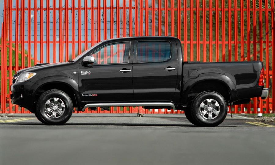  Toyota Hilux Invincible 200 2009 года  (фото 9 из 9)